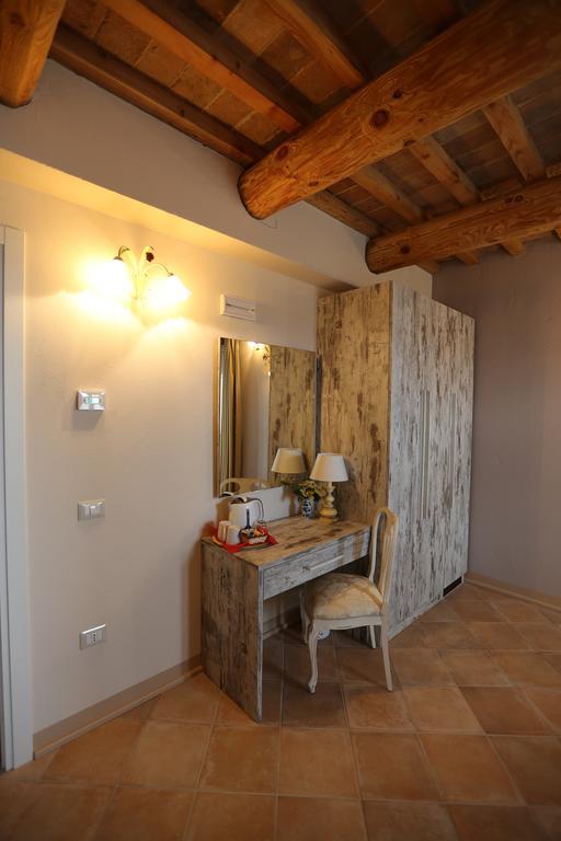 Villa Marietta Country House - Marche Montemaggiore al Metauro Oda fotoğraf