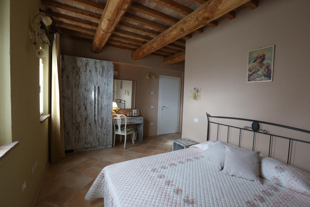 Villa Marietta Country House - Marche Montemaggiore al Metauro Oda fotoğraf